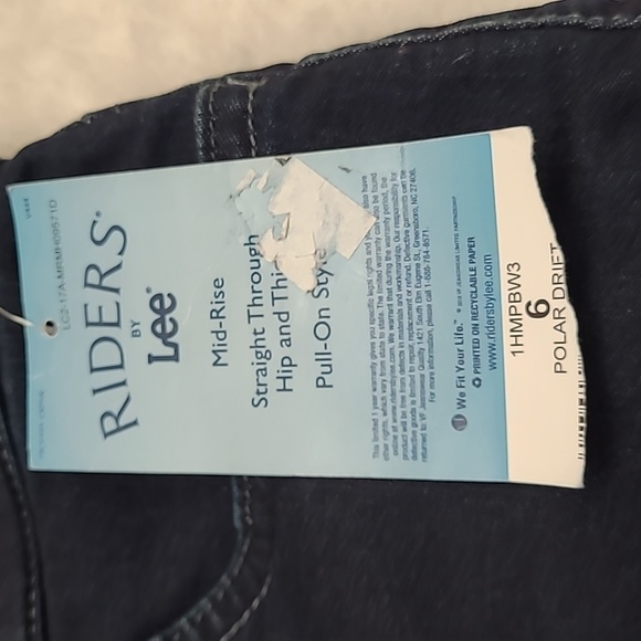 WAS $45. LEE RIDER Midrise Capri - Picture 7 of 13